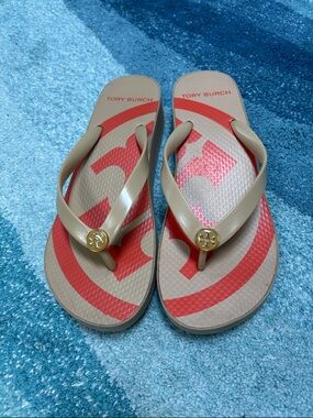 Tory Burch Platform Sandals, Sz 8? (See pic to see how it fits my Sz 8 foot).